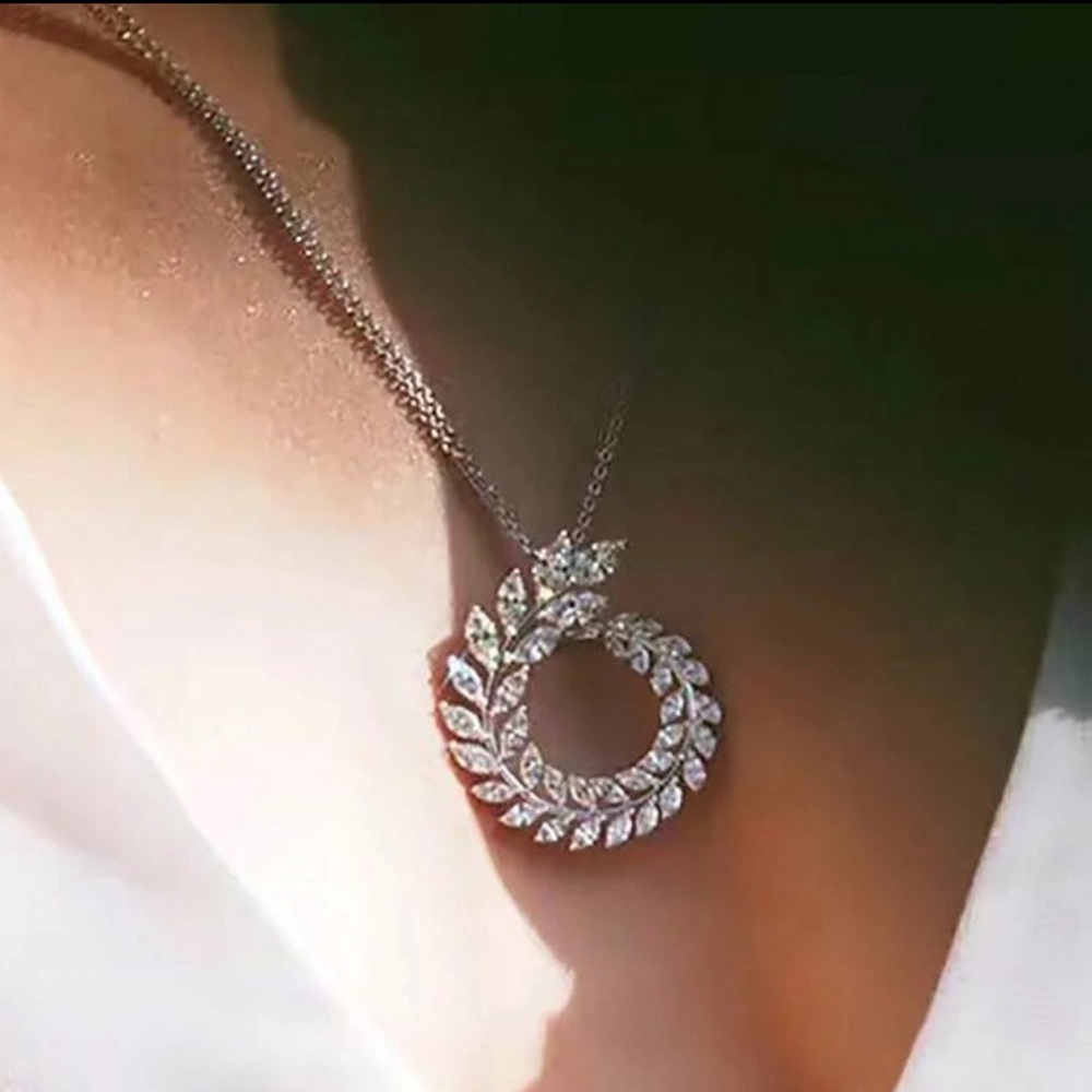 1pc Fashion Cubic Zirconia Leaf Pendant Necklace For Women For Daily Decoration